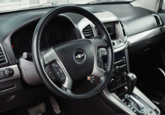 Подержанный автомобиль Chevrolet Captiva 2013 года (11 фото)