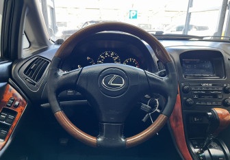 Подержанный автомобиль Lexus RX 2002 года (11 фото)