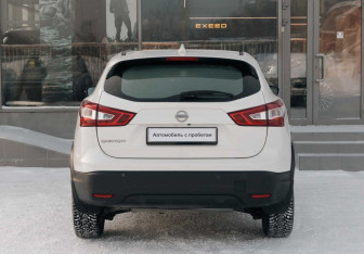 Подержанный автомобиль Nissan Qashqai 2018 года (6 фото)