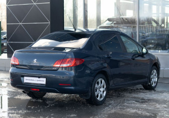 Подержанный автомобиль Peugeot 408 2012 года (5 фото)