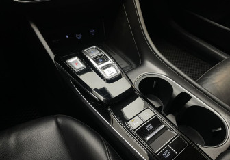 Подержанный автомобиль Hyundai Sonata 2021 года (12 фото)