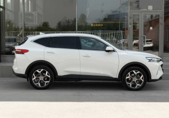 Подержанный автомобиль Haval F7 2023 года (4 фото)