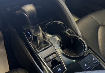 Подержанный автомобиль Toyota Camry Sedan 2021 года (12 фото)