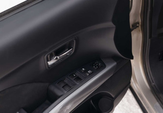 Подержанный автомобиль Mitsubishi Outlander 2007 года (16 фото)