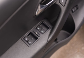 Подержанный автомобиль Volkswagen Polo Sedan 2017 года (16 фото)