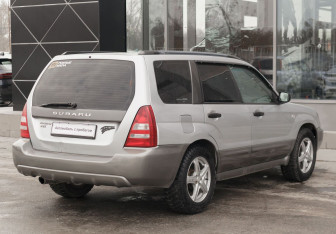 Подержанный автомобиль Subaru Forester Suv 2005 года (5 фото)