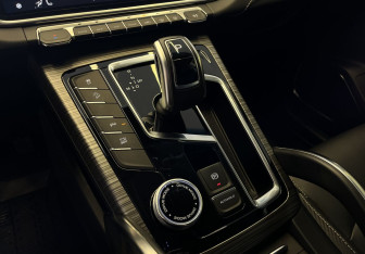 Подержанный автомобиль Geely Atlas Pro 2024 года (11 фото)