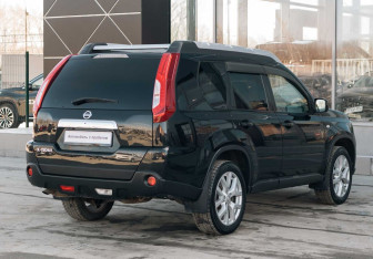 Подержанный автомобиль Nissan X-Trail 2012 года (5 фото)