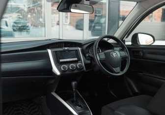 Подержанный автомобиль Toyota Corolla Wagon 2018 года (10 фото)