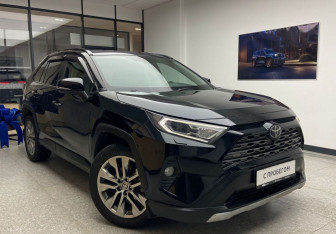 Подержанный автомобиль Toyota RAV4 2020 года (3 фото)
