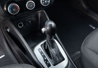 Подержанный автомобиль Kia Rio Hatchback 2017 года (15 фото)