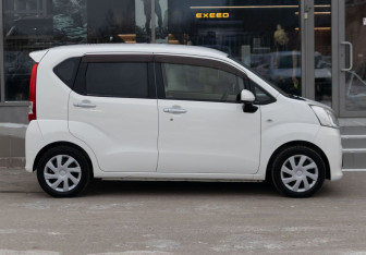 Подержанный автомобиль Daihatsu Move 2015 года (4 фото)