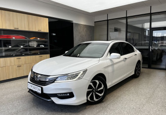 Подержанный автомобиль Honda Accord Sedan 2017 года (1 фото)