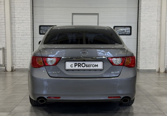 Подержанный автомобиль Toyota Mark X 2010 года (5 фото)