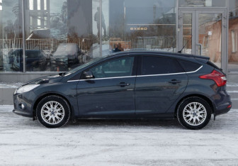 Подержанный автомобиль Ford Focus Hatchback 2011 года (8 фото)