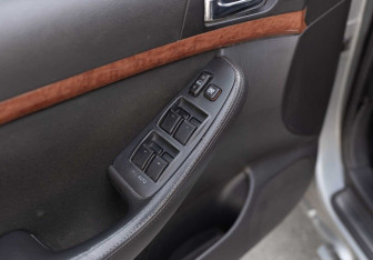 Подержанный автомобиль Toyota Avensis Sedan 2007 года (16 фото)