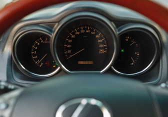 Подержанный автомобиль Lexus RX 2003 года (13 фото)