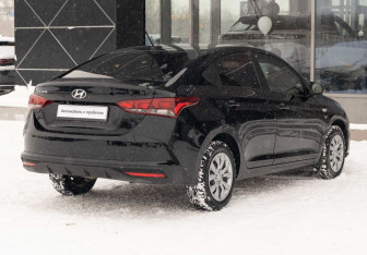 Подержанный автомобиль Hyundai Solaris Sedan 2021 года (5 фото)
