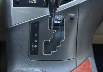 Подержанный автомобиль Lexus RX 2009 года (13 фото)
