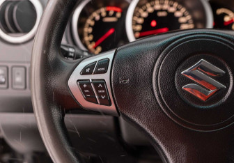 Подержанный автомобиль Suzuki Grand Vitara 2008 года (11 фото)