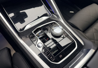 Подержанный автомобиль BMW X6 M 2024 года (32 фото)