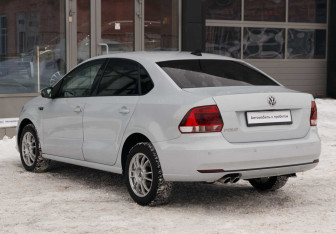 Подержанный автомобиль Volkswagen Polo Sedan 2018 года (7 фото)