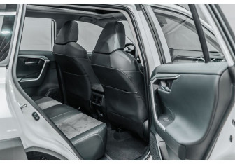 Новый Toyota RAV4 2025 (10 фото)