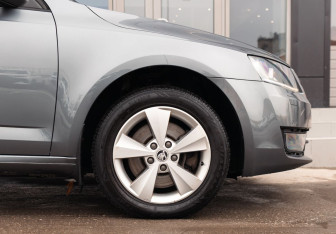 Подержанный автомобиль Skoda Octavia Liftback 2015 года (9 фото)