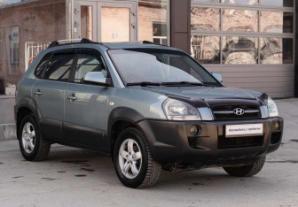 Подержанный автомобиль Hyundai Tucson 2007 года (3 фото)