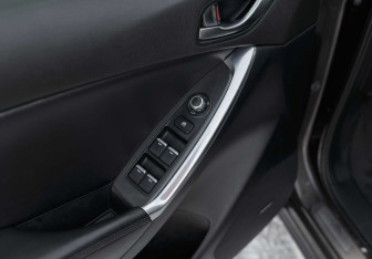 Подержанный автомобиль Mazda CX-5 2015 года (17 фото)