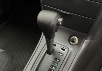 Подержанный автомобиль Toyota Corolla Hatchback 2001 года (14 фото)