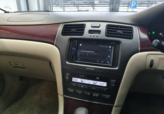 Подержанный автомобиль Toyota Windom 2001 года (12 фото)