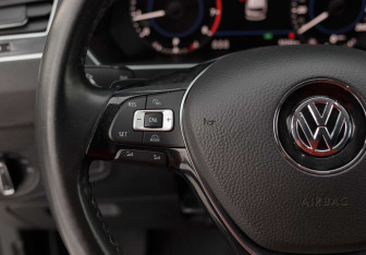 Подержанный автомобиль Volkswagen Tiguan 2018 года (12 фото)