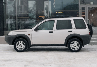 Подержанный автомобиль Land Rover Freelander 2001 года (8 фото)