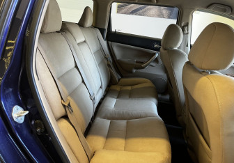 Подержанный автомобиль Honda Accord Wagon 2002 года (14 фото)