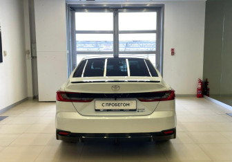 Подержанный автомобиль Toyota Camry Sedan 2024 года (5 фото)