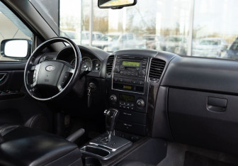 Подержанный автомобиль Kia Sorento 2007 года (10 фото)