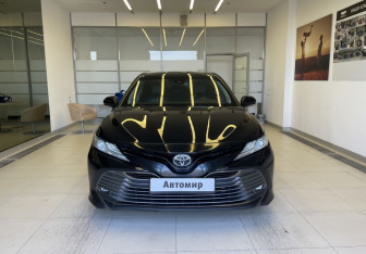 Подержанный автомобиль Toyota Camry Sedan 2019 года (2 фото)