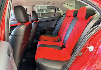 Подержанный автомобиль Mitsubishi Lancer Sedan 2012 года (9 фото)