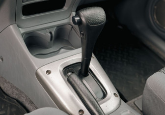 Подержанный автомобиль Toyota RAV4 2003 года (14 фото)