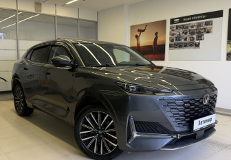 Подержанный автомобиль Changan UNI-K 2023 года (3 фото)