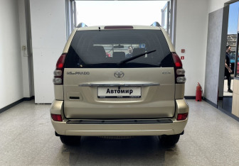 Подержанный автомобиль Toyota Land Cruiser Prado 2008 года (5 фото)