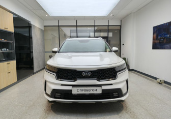 Подержанный автомобиль Kia Sorento 2021 года (2 фото)