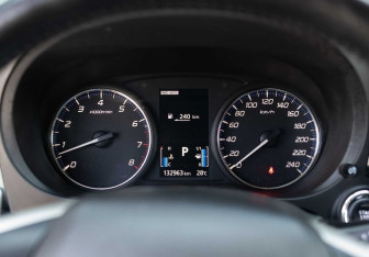 Подержанный автомобиль Mitsubishi Outlander 2014 года (13 фото)