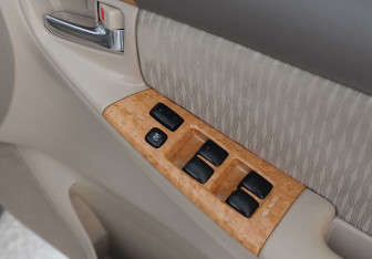 Подержанный автомобиль Toyota Corolla Sedan 2004 года (15 фото)