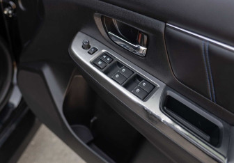 Подержанный автомобиль Subaru Levorg 2014 года (17 фото)