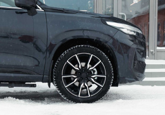 Подержанный автомобиль Exeed VX 2023 года (9 фото)