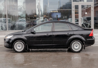 Подержанный автомобиль Ford Focus Sedan 2007 года (8 фото)