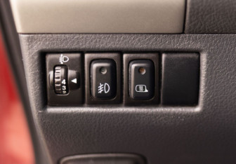 Подержанный автомобиль Suzuki Liana Wagon 2005 года (18 фото)