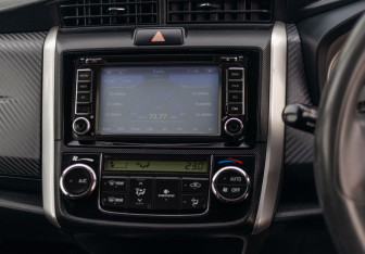 Подержанный автомобиль Toyota Corolla Wagon 2012 года (14 фото)